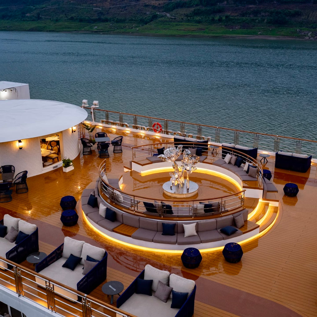 The Floating Palace (Chongqing - Yichang - Shanghai | 10 Days 9 Nights)